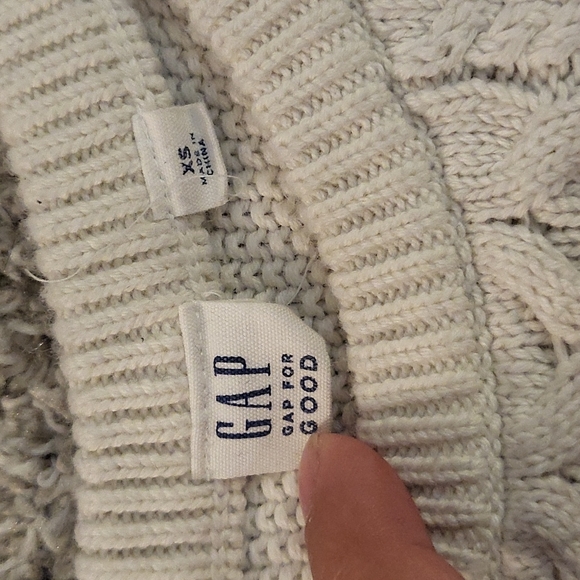 Gap Women's Cream Cable Knit Sweater - Picture 3 of 4